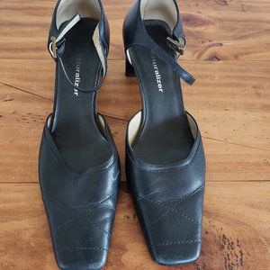 Naturalizer black heels